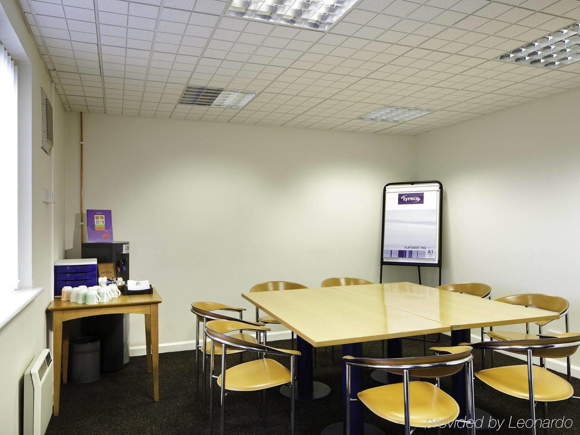Ibis Lincoln Hotel North Hykeham Exterior foto